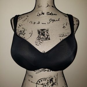 Cacique Smooth Lightly Lined Balconette Bra

40DD